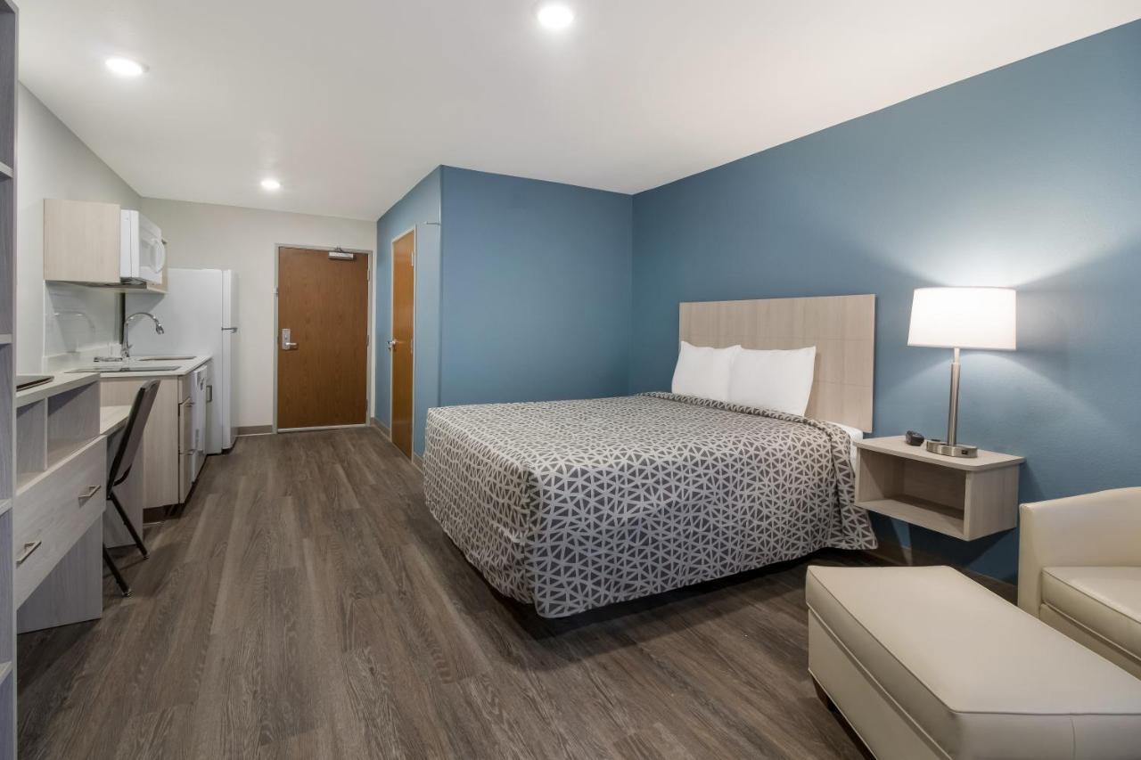 Hotel Woodspring Detroit 3*